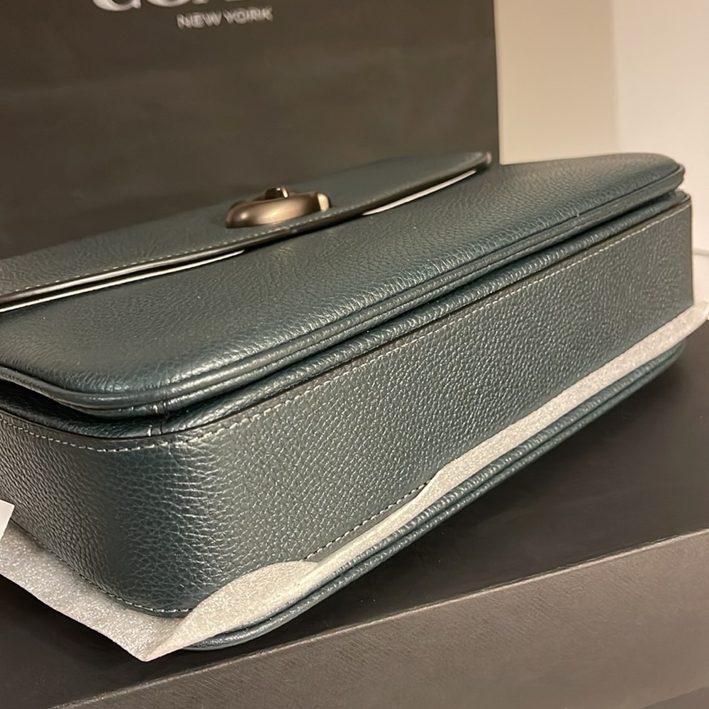 SOLD🇨🇦!! Coach Cassie in Pine Green - Picture 7 of 13